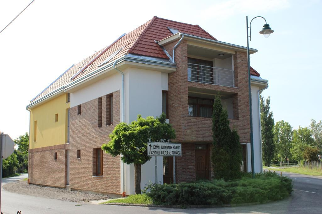 Gyulai Brill Apartman 客房 照片